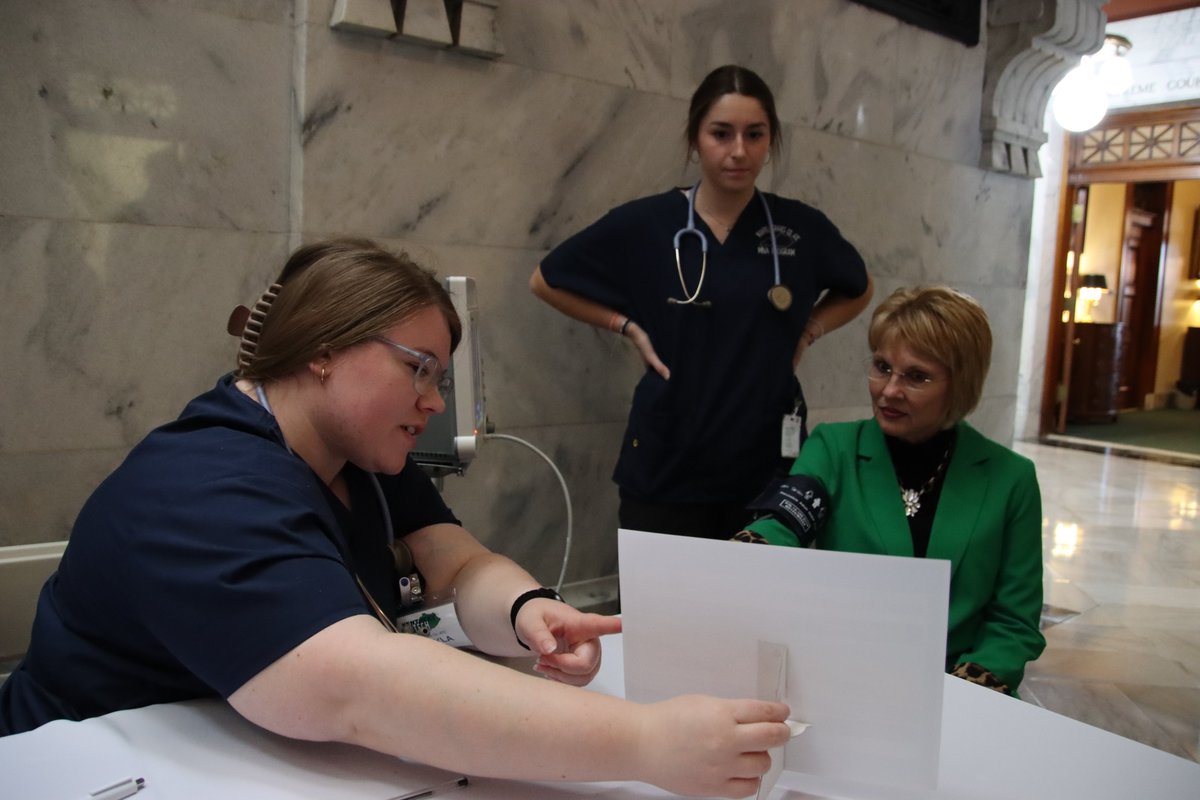 KDEStuVoice's tweet photo. Fellow students across Kentucky represented career and technical education (CTE) pathways at the capitol in Frankfort today. CTE empowers us to dream big and inspires us to work hard in pursuit of our goals. #KyCteEMPOWERED #StuVoiceKY https://t.co/YHAyHLXqPe