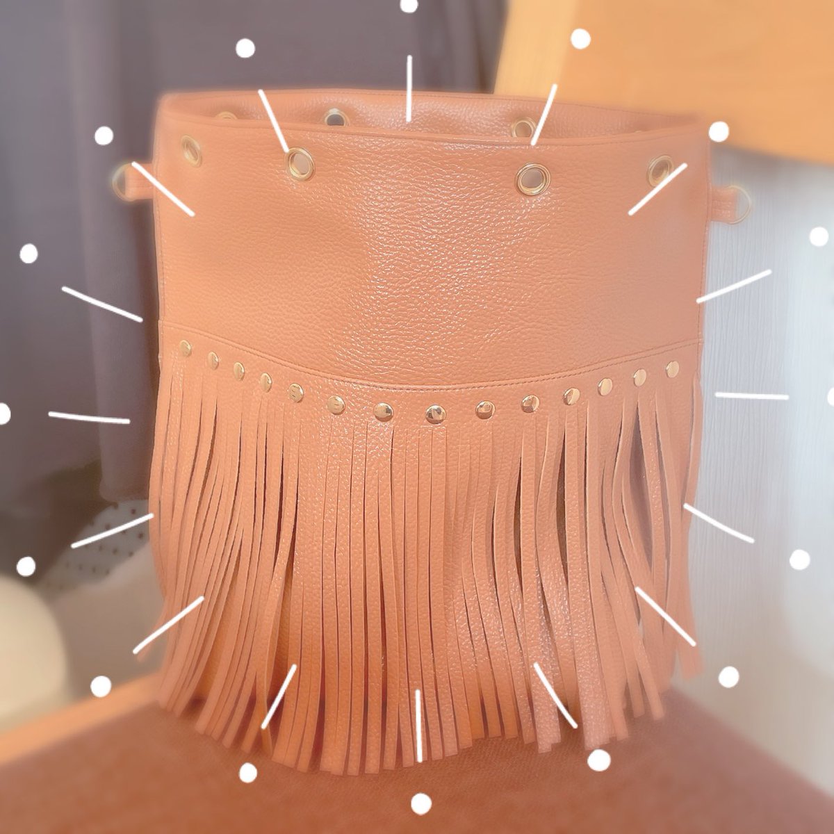 kei_bornfrom's tweet photo. さて、、
どんなヒモを通そうか🤔
#keisakura #bornfrom #ハンドメイド
#巾着バッグ #フリンジ #布小物 #ミシン #メルカリ #minne https://t.co/MYSJ6d1Yjv