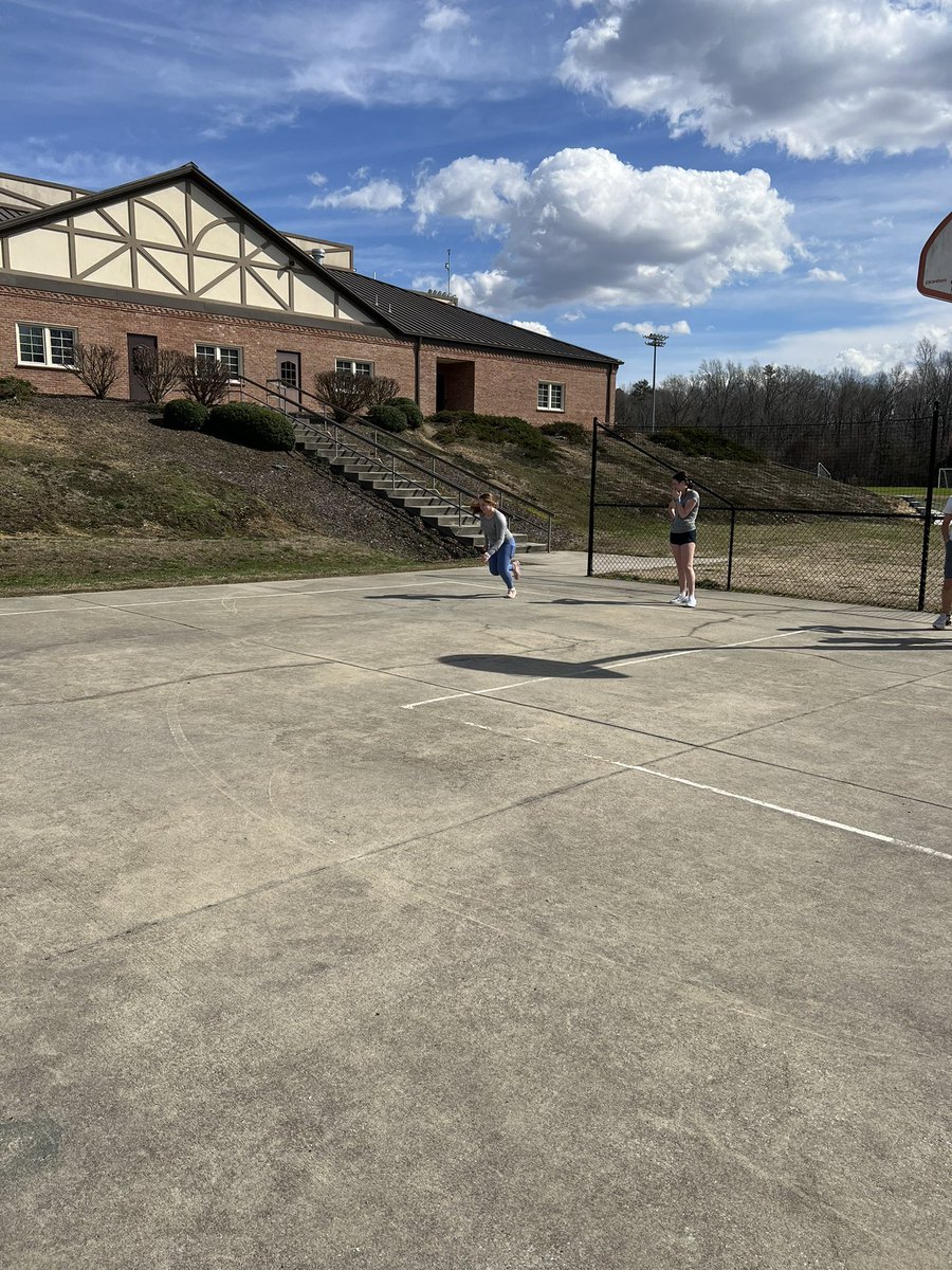 WCDS_Science's tweet photo. On your mark, get set, accelerate! #WCDSGrade8 students took advantage of the warm weather again to calculate their acceleration when sprinting across the basketball court. Anytime spent outdoors is a good day!  #WCDSScience #WCDSMiddleSchool https://t.co/kAMRnRBFca