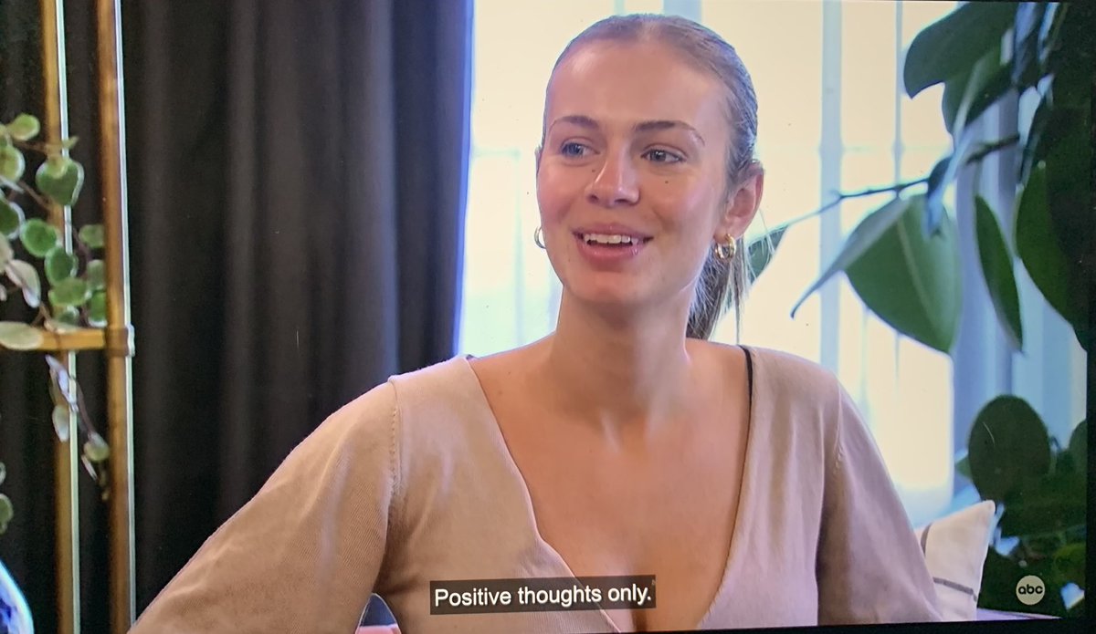 pdxmeredith's tweet photo. this sequence is absolutely iconic, 10/10 no notes #thebachelor https://t.co/VZgcUGv5cK