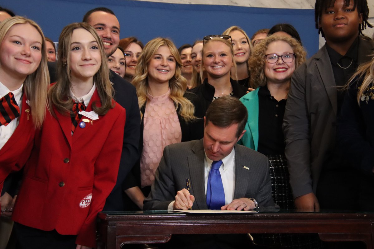 KDEStuVoice's tweet photo. Fellow students across Kentucky represented career and technical education (CTE) pathways at the capitol in Frankfort today. CTE empowers us to dream big and inspires us to work hard in pursuit of our goals. #KyCteEMPOWERED #StuVoiceKY https://t.co/YHAyHLXqPe
