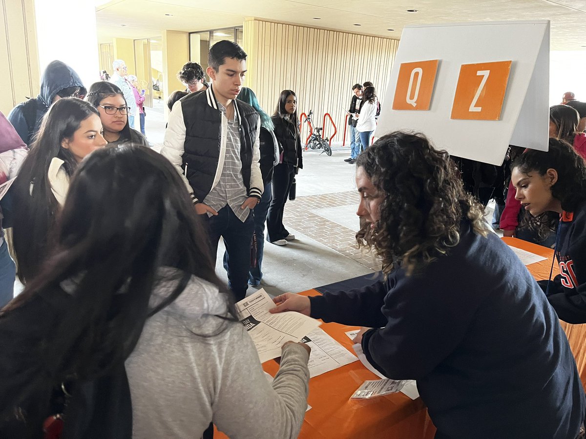 AmeliaGarcia__'s tweet photo. @YsletaISD Campus Tour Day at @UTEP for our Seniors today. Thank you @yhs_go Ms. Rivera for your tireless work to ensure our students are prepared to continue their academic journey! #BOWUP #PicksUp #FutureMiners https://t.co/XuH3kP93z5