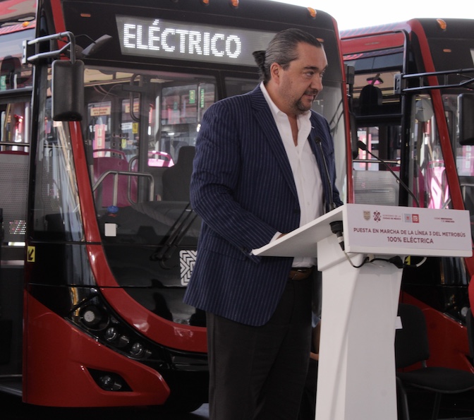 MagazzineTransp's tweet photo. Los 50 autobuses eléctricos que convierten a la #Línea3 de @Metrobús en el primer corredor #CeroEmisiones representan un modelo de movilidad para afrontar, como sociedad, los retos futuro, @MOBILITYADO #MIVSA @GobCDMX #MAGAZZINEDELTRANSPORTE https://t.co/n7je4PKs1l