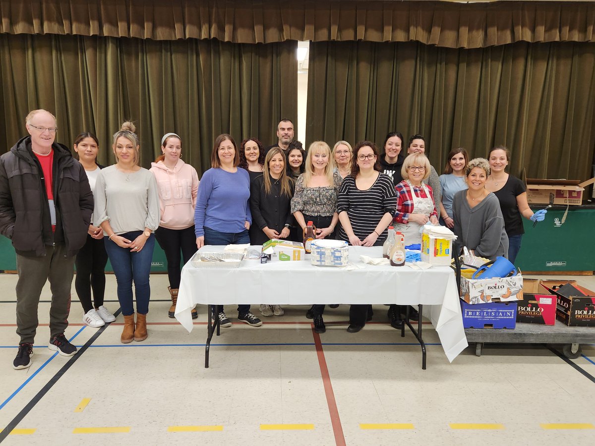 StPeter_YCDSB's tweet photo. Pancake Tuesday at @StPeter_YCDSB . Thank you to our Catholic Parent Council and Volunteers! We are lucky to have such a supportive community!! @DomenicScuglia @YCDSB https://t.co/HAfAM7n3JM