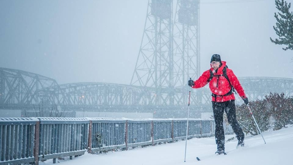 The National Weather Service is predicting wintry weather conditions in #vanwa starting later tonight
🌨️If you’re living unsheltered, please call the Housing Hotline at 360-695-9677 
🌨️Follow @VanPubWorksUSFollow for updates and get more resources cityofvancouver.us/severeweather