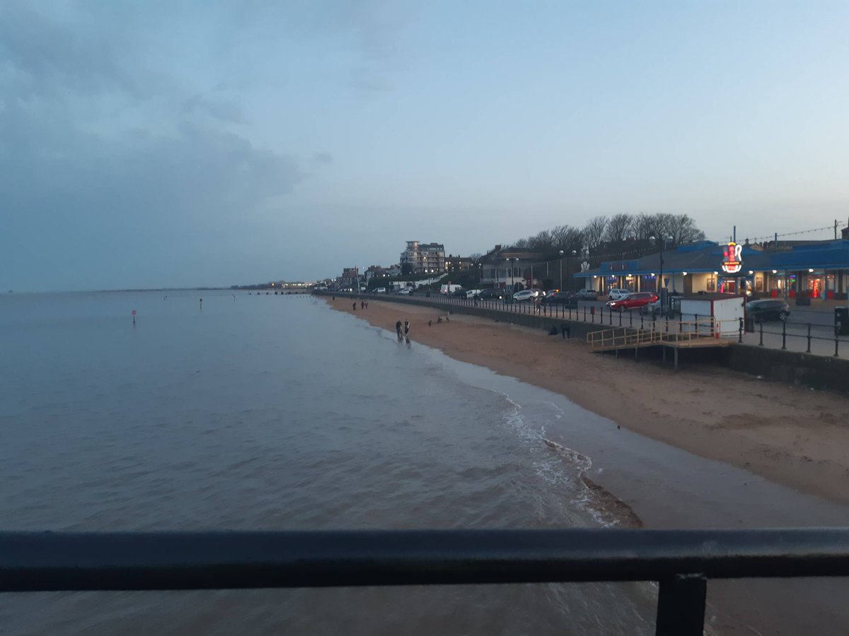 HumberbeatNEL's tweet photo. Fantastic team work resulting in a wanted male spotted and detained, rapid response from colleagues &amp; showing team work always pays off &amp; we also have a grateful community #Cleethorpes  #humbersidepolice  #teamwork  #onthelookout #fabwork https://t.co/xXaZohWQL4