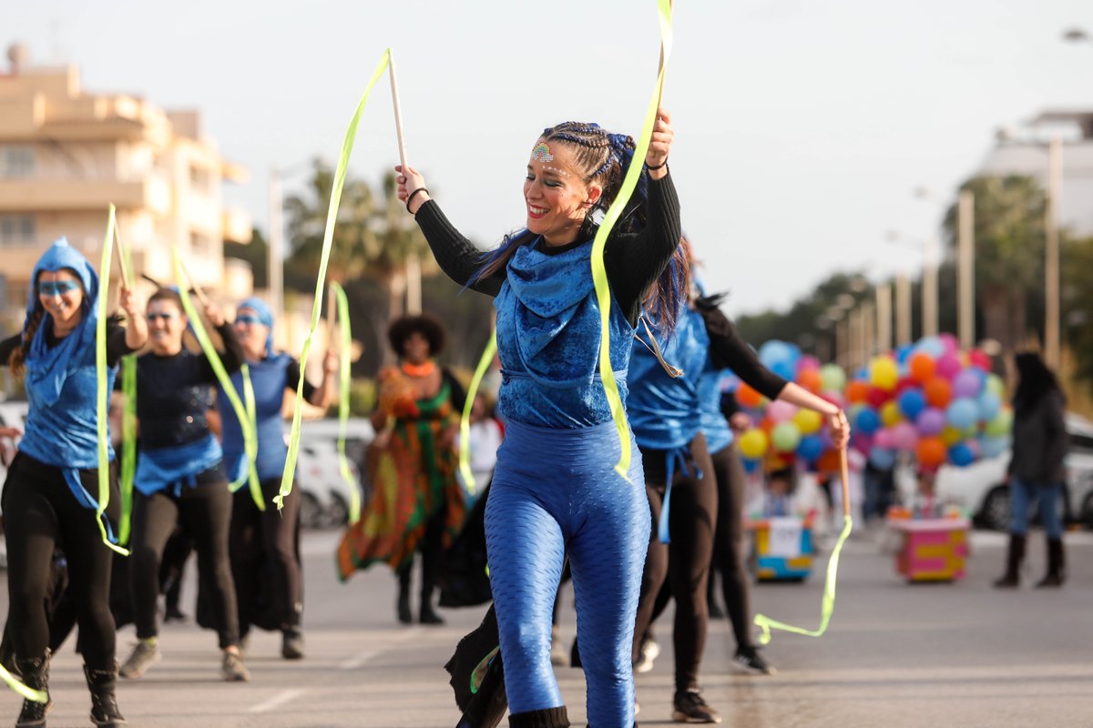 #Fotogalería 📸 Santa Eulària ha celebrado este martes por todo lo alto su gran rúa de Carnaval, en la que participó más de un millar de personas distribuidas en 22 inscripciones en las diferentes categorías.

Fotos: Arguñe Escandón 

ow.ly/cP2850MYEaT