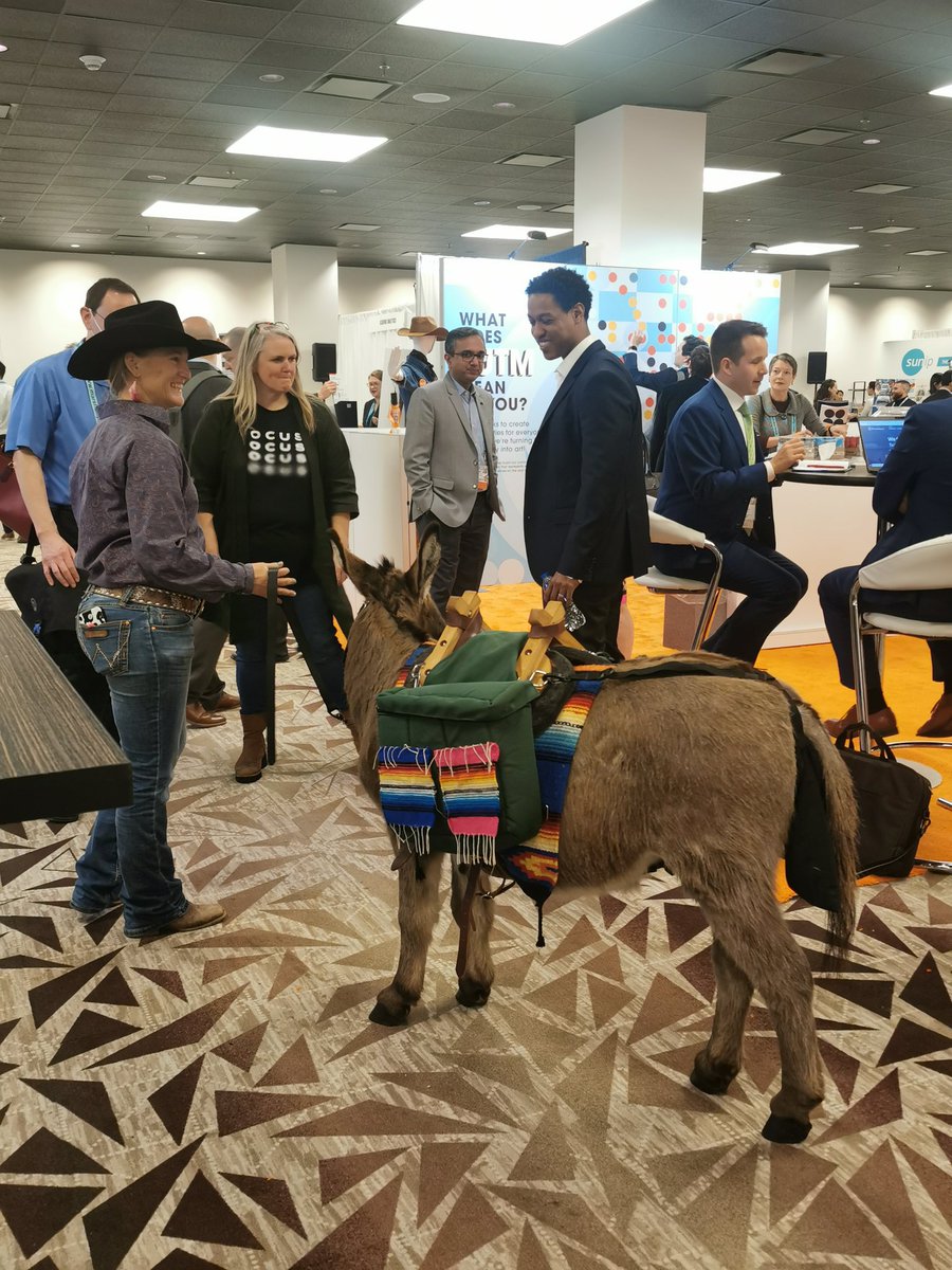 apelfelde's tweet photo. True Texas hospitality and culture  at AUTM conference! 

#autm2023 #networking #universities #techtransfer https://t.co/z7fCF0uzf9