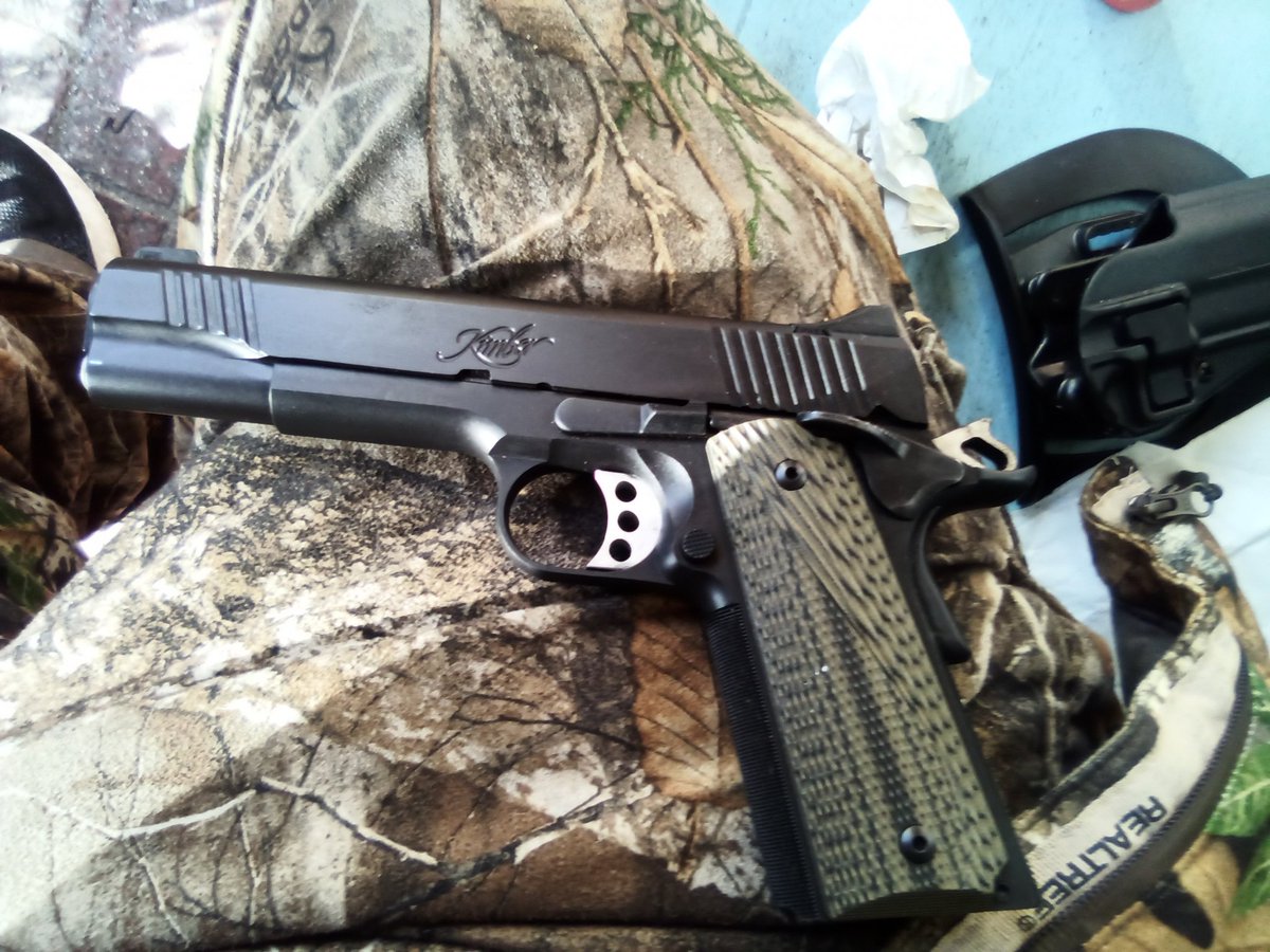 HumanZ_Evolved's tweet photo. Dear @kimberamerica  I ❤️ U. #CustomTLE2 #45Cal 

This is our 1 Year Anniversary together and it still looks Factory 💯💪❤️

Can't wait to one day pick up Kimber Super Jagre 10mm W/ Leupold Red Dot Sight 🤯 https://t.co/I1VqZg6Bqx