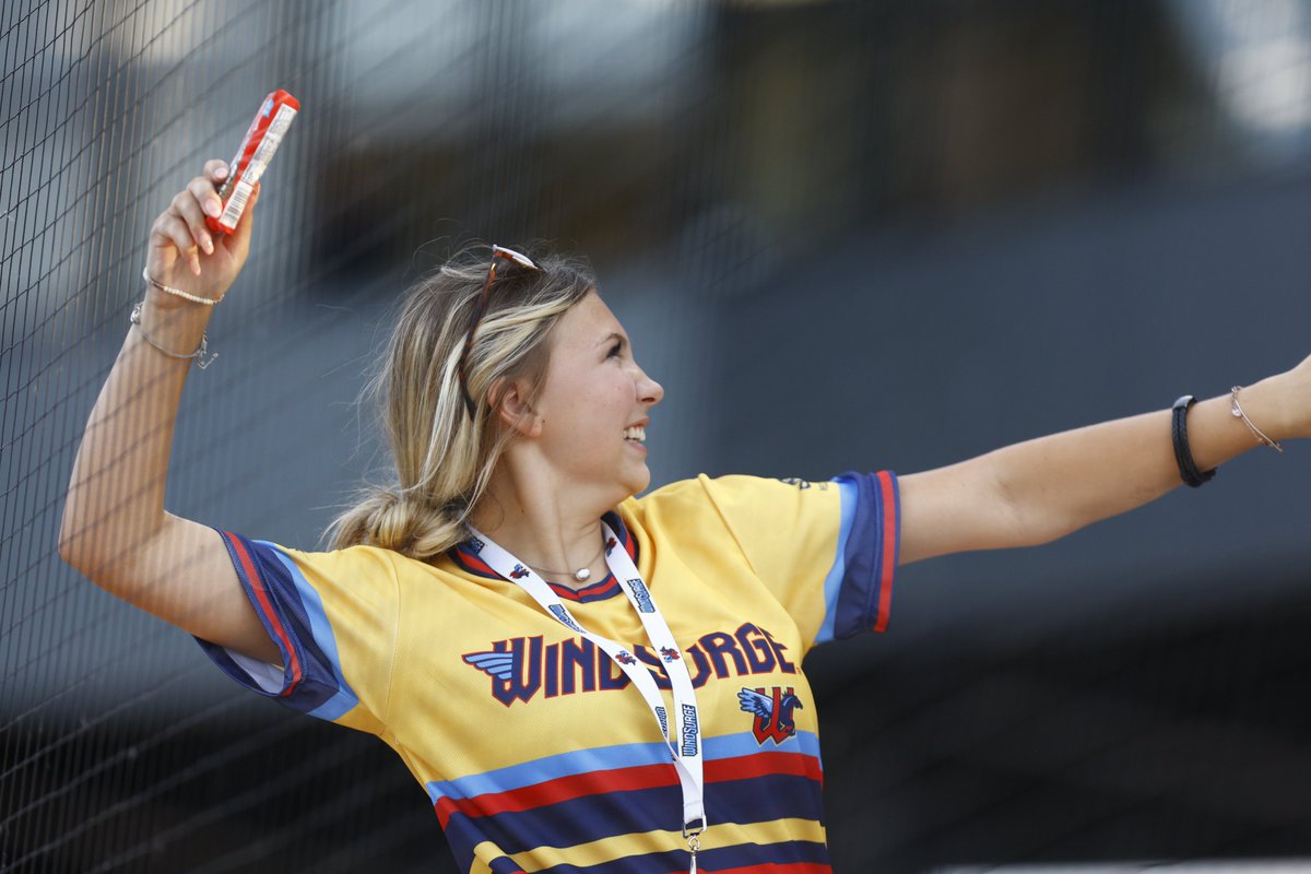 The Wind Surge are hiring for multiple game-day positions for the 2023 season!

We hope to see you at our part-time job fair THIS Saturday, February 25th from 10 AM - 2 PM.

Apply now: bit.ly/3laHgkw