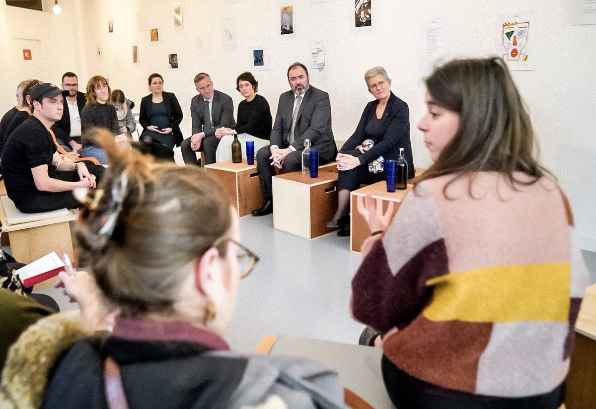 François Braun (@frcsbraun) on Twitter photo .<a href="/LaMaisonPerchee/">La Maison Perchée</a> est un modèle d’entraide mutuelle pour de jeunes adultes vivant avec un trouble psychique, qui a retenu toute notre attention avec <a href="/gdarrieussecq/">Geneviève Darrieussecq</a>. Je veux que les patients soient, comme ici, davantage acteurs de leur santé et de celles de leurs pairs. .<a href="/LaMaisonPerchee/">La Maison Perchée</a> est un modèle d’entraide mutuelle pour de jeunes adultes vivant avec un trouble psychique, qui a retenu toute notre attention avec <a href="/gdarrieussecq/">Geneviève Darrieussecq</a>. Je veux que les patients soient, comme ici, davantage acteurs de leur santé et de celles de leurs pairs.