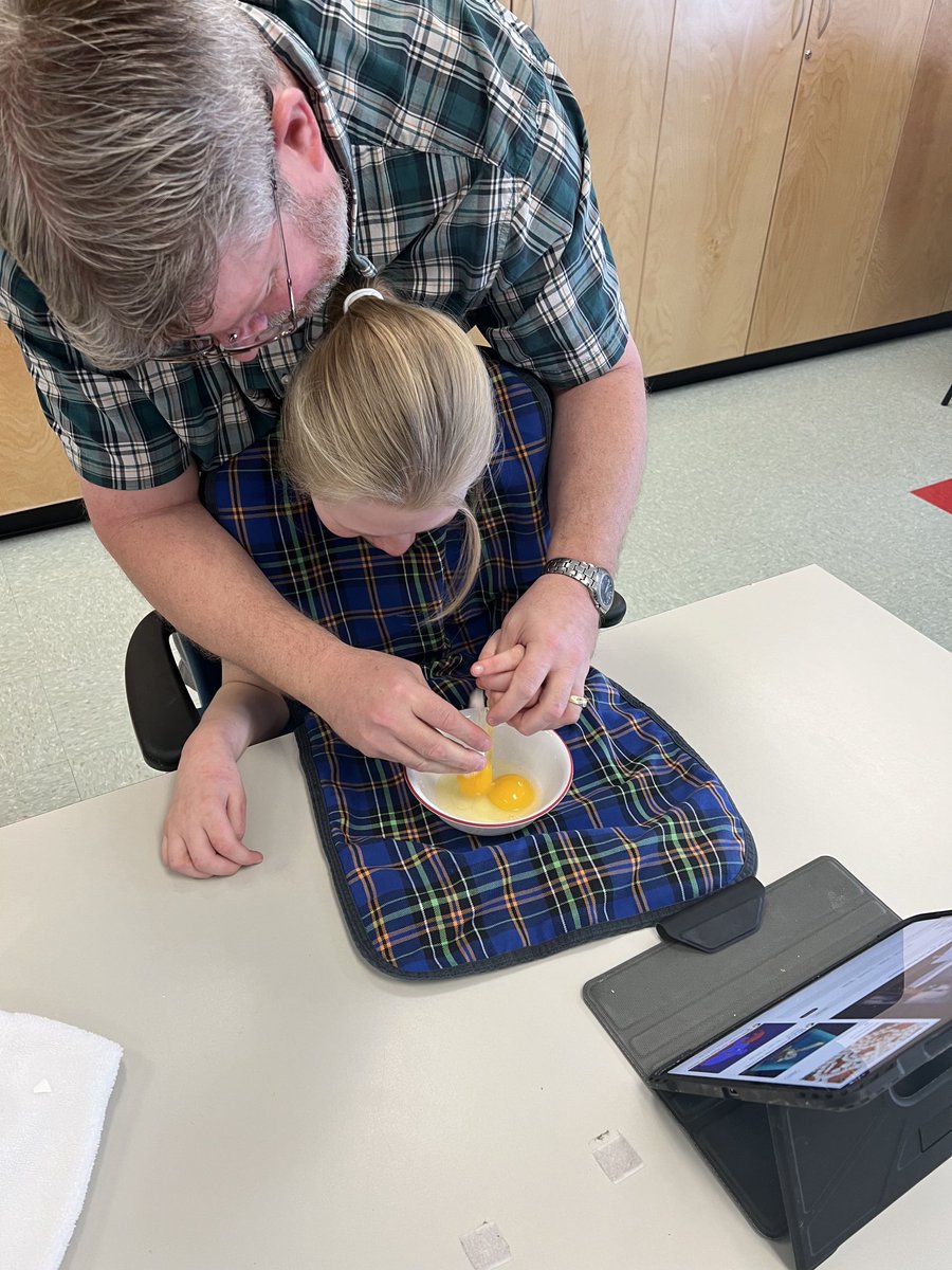 MTH D.E. Class tweet media