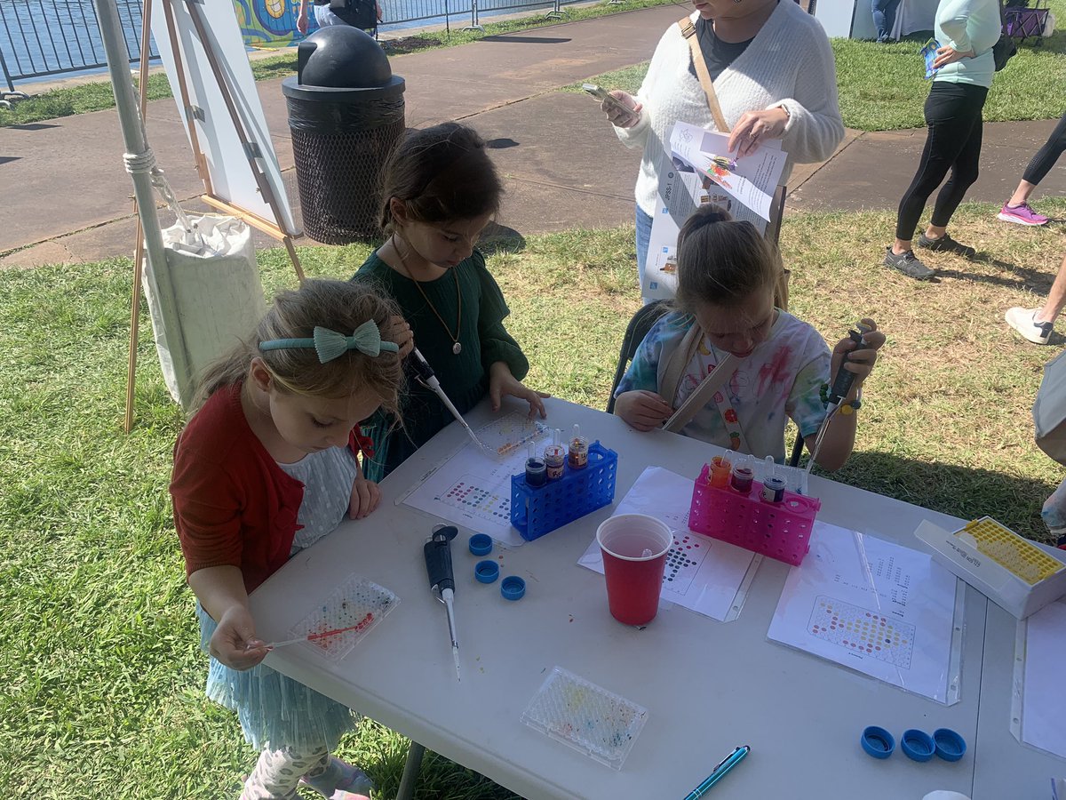 TampaAbe's tweet photo. (7/10) We loved being a part of @stpetescifest this past weekend. So many happy faces! Thanks to everyone who came out and showed their support for our program. #scienceinthesun #stemeducation #floridaeducation https://t.co/l894Qv6gSz