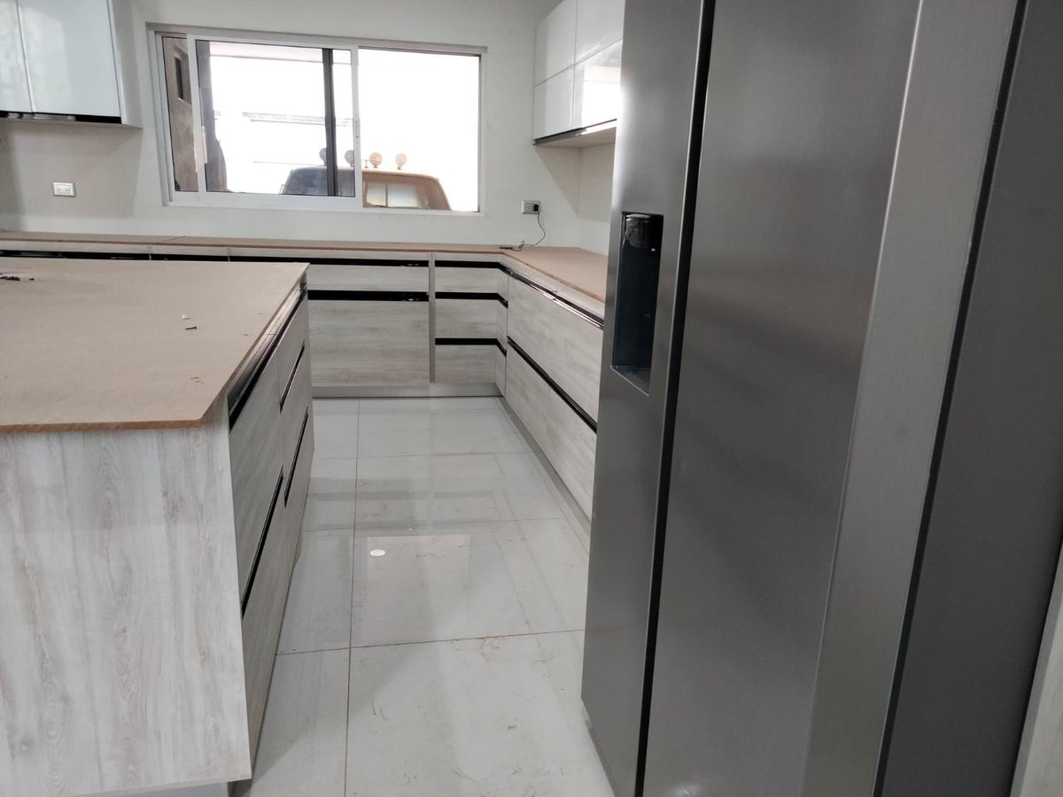 gurrolacarp's tweet photo. Cocina; elaborada  en melamina color blanco al alto brillo en la parte superior en combinacion.
#carpinteriagurrola #dgo #twitdgo3 #cocinasintegrales https://t.co/i9V7kO26j9