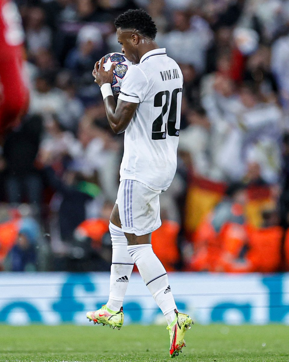 realmadriden's tweet photo. 😘 https://t.co/m1CsfD9edZ