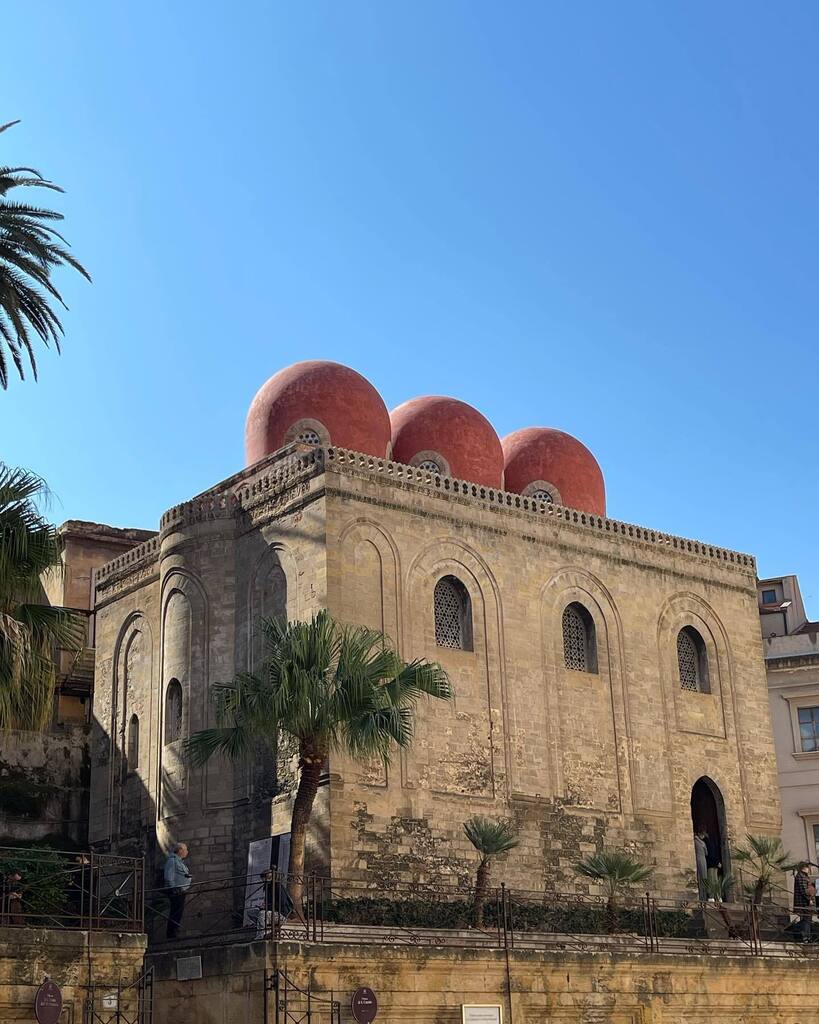 GMartelli88's tweet image. Che giornate incredibili e ricche di ogni cosa a #Palermo ☀️
~~~~~~~~~
#sempreinviaggio con la fantastica @bertallinadia #viaggio #trip #Sicilia #weekend #giro #Sicily #citta #capoluogo #politeama #arancina #Monreale #chiese #church #streetfood #gourmet … instagr.am/p/Co79Xi0q9if/