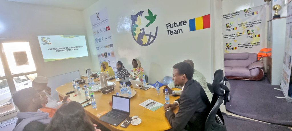 DrHassane90's tweet photo. C'est fût un réel plasir de recevoir dans nos locaux la visite de la mission de l'UNCCD au Tchad conduite par Dr Birguy Lamizana, Sahel Manager. Elle était accompagnée par @SarahToumi, M. Gilles A. Ouedraogo et du DG de la Grande Muraille Verte Tchad M. Kodou Chokou.

@UNCCD
#FTT https://t.co/K5UxCCWsfK