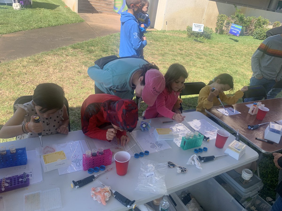 TampaAbe's tweet photo. (9/10) We loved being a part of @stpetescifest this past weekend. So many happy faces! Thanks to everyone who came out and showed their support for our program. #scienceinthesun #stemeducation #floridaeducation https://t.co/DYTZyfpyza