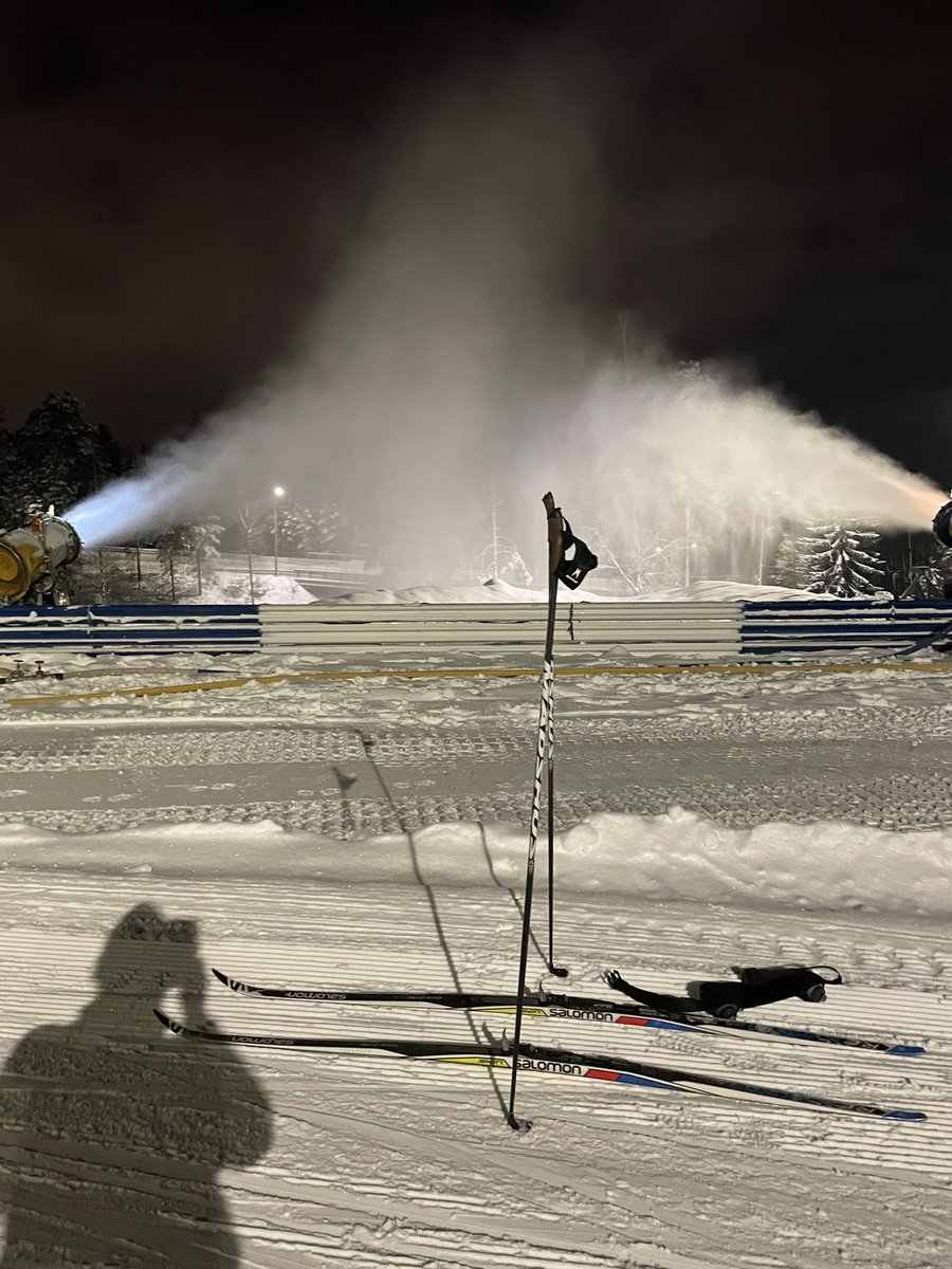 tapio_suominen's tweet image. …Hlinnan Ahvenistolla hiihtobaana loistokunnossa, molemmilla hiihtotavoilla. Maltilla hiihtelin, nautiskellen. Hiihto muistuttaa elämää. Kannattaa keskittyä matkantekoon, maaliin pääsee kyllä aikanaan. Sopuisasti hiihdeltiin, ilman laturaivoa… 😊🥶 #filosofi #wagner #hiihto