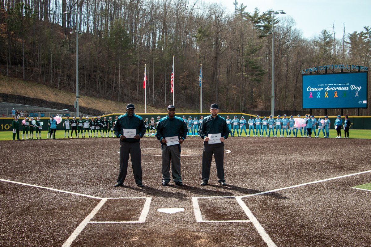 UNGSoftball's tweet photo. We play for those who fight💗🫶
#CancerAwarenessGame https://t.co/UGr32dboZu