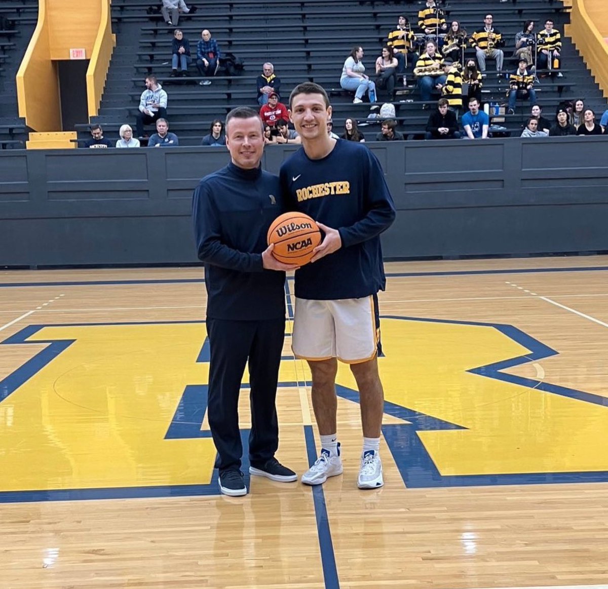 SimonSchool's tweet photo. Congratulations to #URSimon’s Ryan Algier ’23S (MS) and Dan Masino ’23S (MBA)! Both have scored over 1,000 points for the Jackets during their college career! From the entire #SimonCommunity, we’re #SimonProud! GoJackets #d3hoops @UofRathletics @URMensHoops https://t.co/XYfpN7z6am