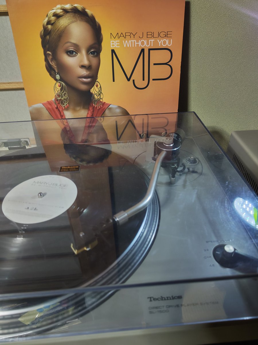 bobbylikesfoods's tweet photo. 出勤前に何故か哀愁漂う曲が聴きたくなったので…
#中古レコード
#maryjblige
#bewithoutyou
#vinyl
#record https://t.co/mcgHeEssWS