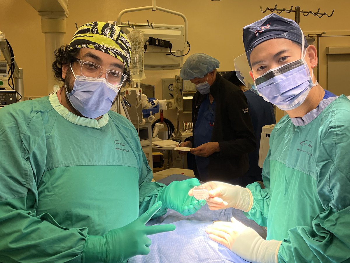 mujallid's tweet photo. I’m glad that I had the opportunity to be one of the 1st doctors using the new #InterStimX in 🇨🇦 . Providing relief of voiding dysfunction by #neuromodulation. Thanks Dr. Hassouna and @MedtronicCA . @MDTPelvicHealth https://t.co/H01gbTMQVk