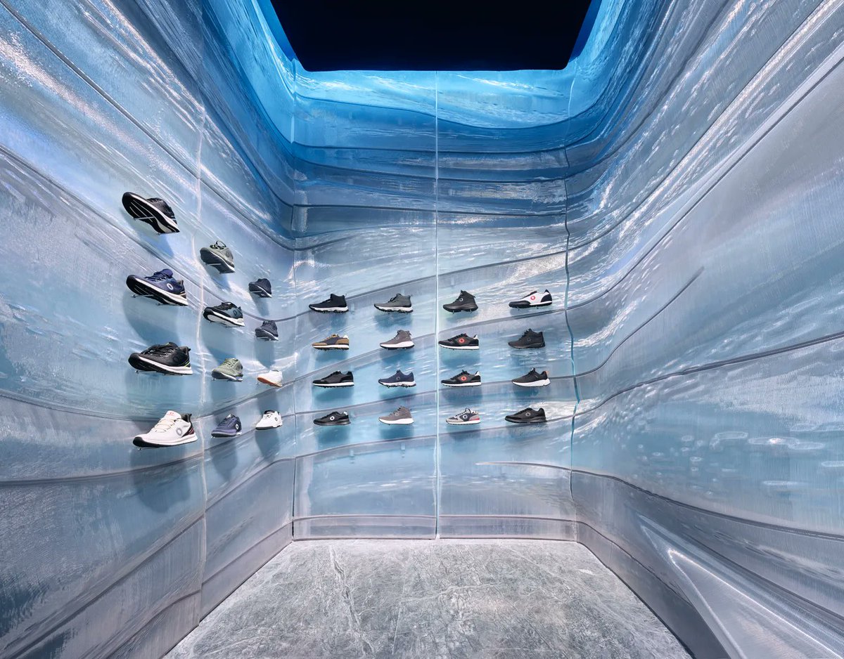 #Ecoalf y su nuevo visión de la “Tienda Ecoeficiente”. 
Fabricado con 3,3 toneladas d #plástico #reciclado mediante impresión 3d.
Fiel a los valores d #Innovación, #Diseño y #Sostenibilidad de <a href="/ecoalf/">ECOALF</a> #EconomiaCircular #Retail #ComercioSostenible #RSE #ODS
ecoalf.com/pages/ecoalf-l…