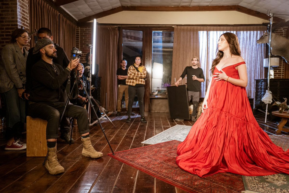 ArkHausProd's tweet photo. Reunimos a un team de ensueño para la producción   del fashion film y la portada digital de Mariana Treviño @soymtrevino - Enero 2023 en @VogueMexico https://t.co/5Y88Dcj8X4