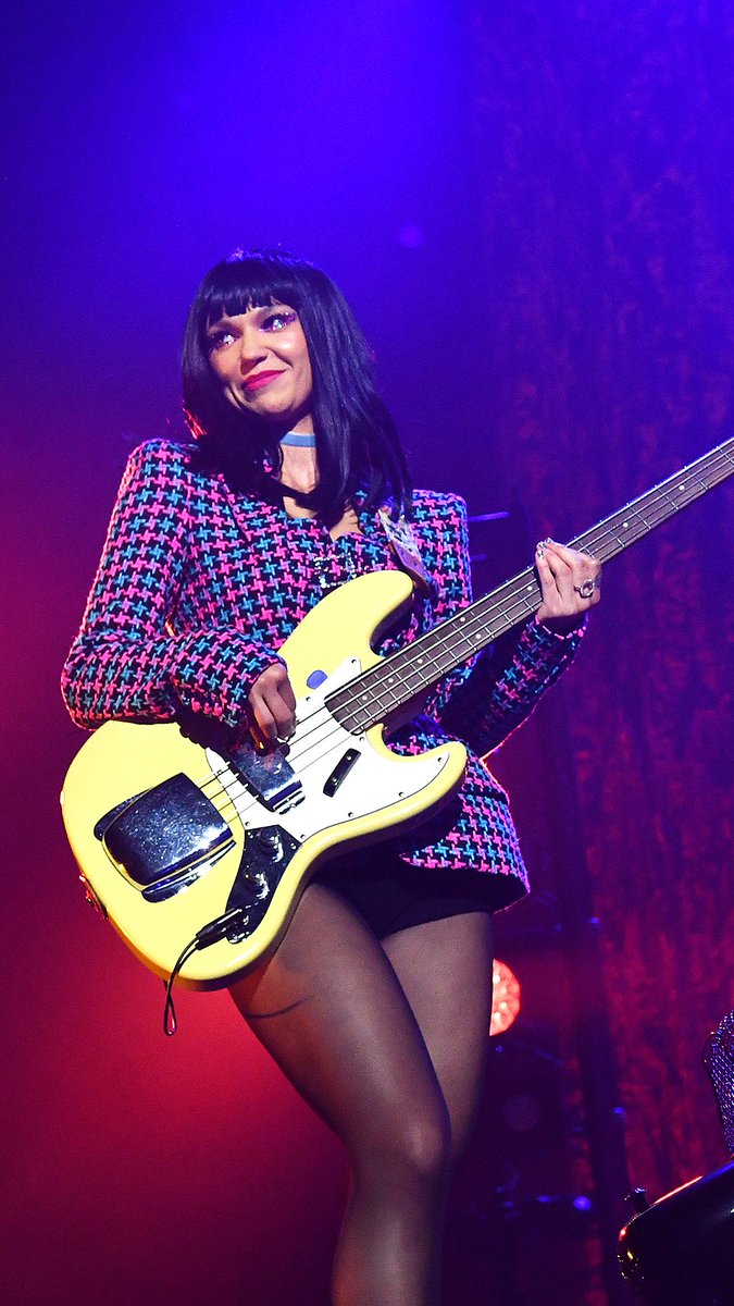 Bara áminning um það hvað Laura Lee (Khruangbin) er frábær bassaleikari og ógeðslega nett