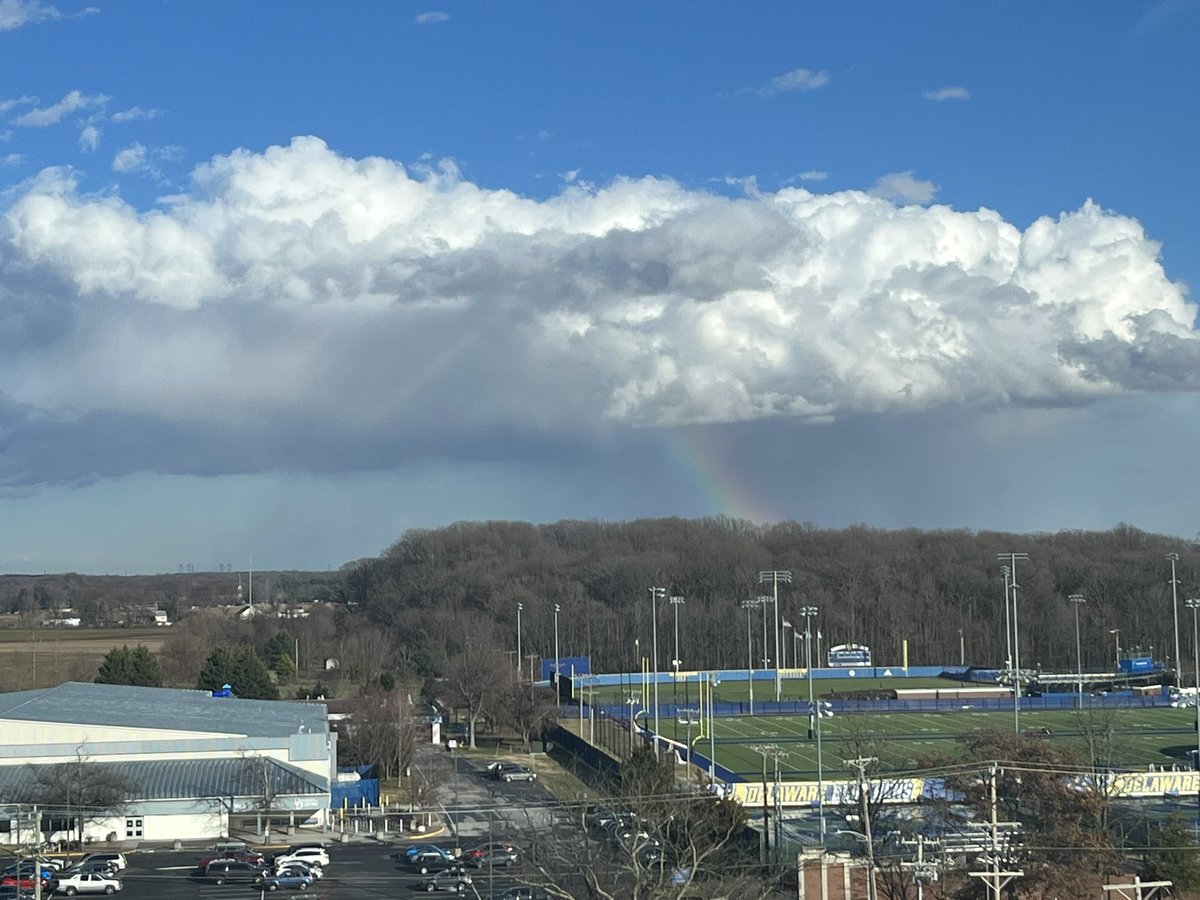 Rainbow skies over <a href="/UDelaware/">Univ. of Delaware</a> and #NewarkDE. #netde #UDel
