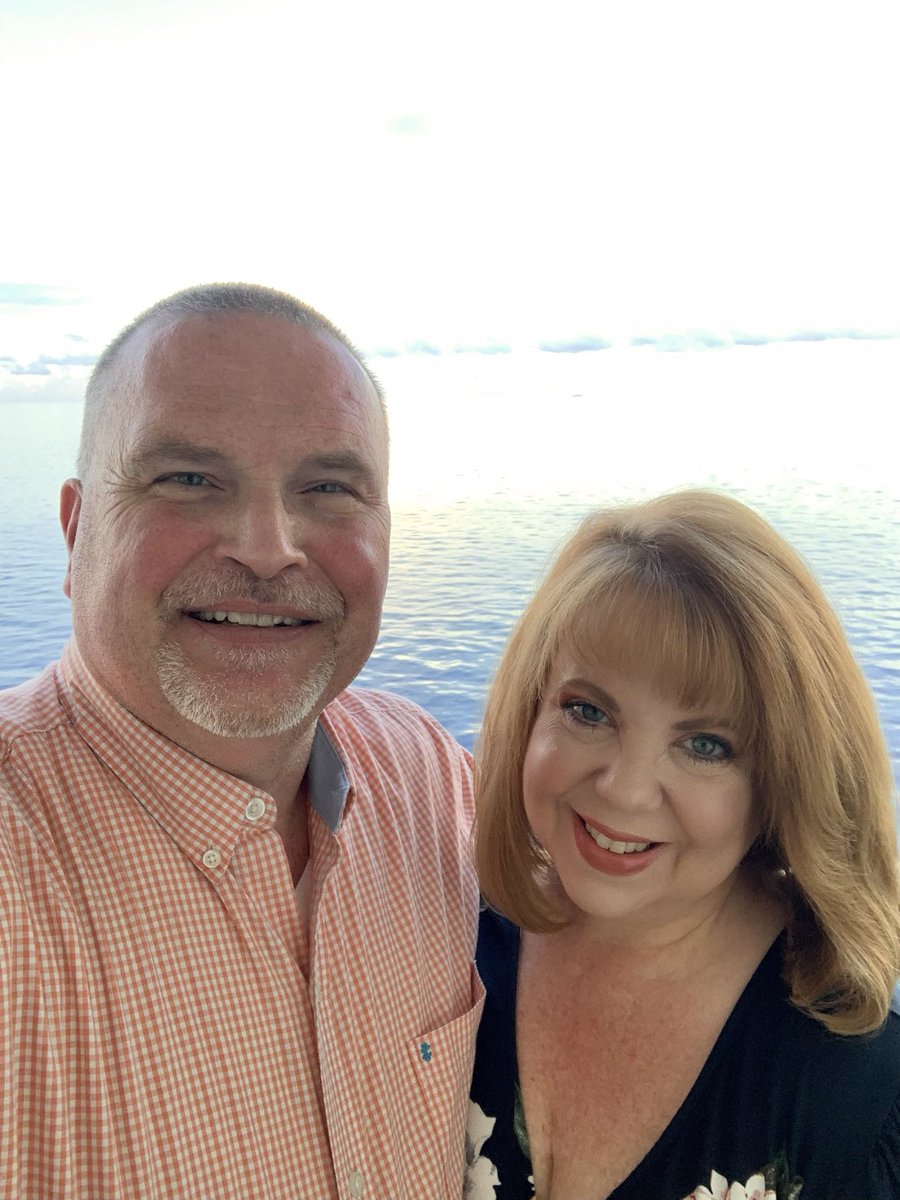 ReeseLaurie's tweet photo. @CarnivalCruise Those that cruise together, stay together. ❤️🛳❤️ https://t.co/fgN9pvCllG