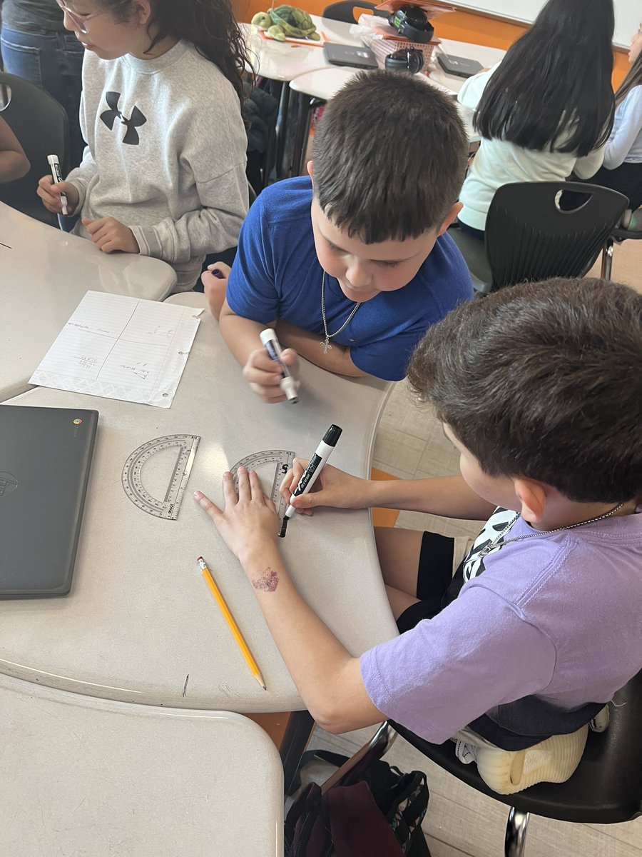 Bilderback4th's tweet photo. Today we got a better understanding of the “degrees” we’ve been talking about the last several weeks! Measuring angles with protractors! 📐📏 https://t.co/8zRcBMoUql
