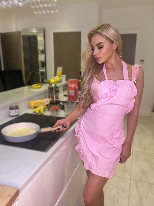 https://t.co/1FgmWnkg7F  I&rsquo;ll be live tonight :) https://t.co/qVouI4yKM5