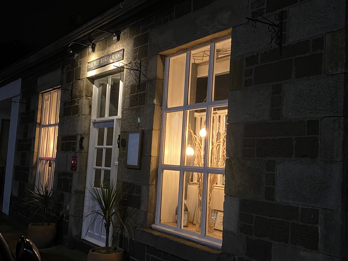 Great run out to top up the stocks of #scruffydogcider at <a href="/weerestaurant/">The Wee Restaurant</a> tonight. There could not be a more twinkly setting to deliver cider to. The food is just as enticing as the location nestled by the two bridges in North Queensferry! #buylocal #thanksfortheorder 😊🍻