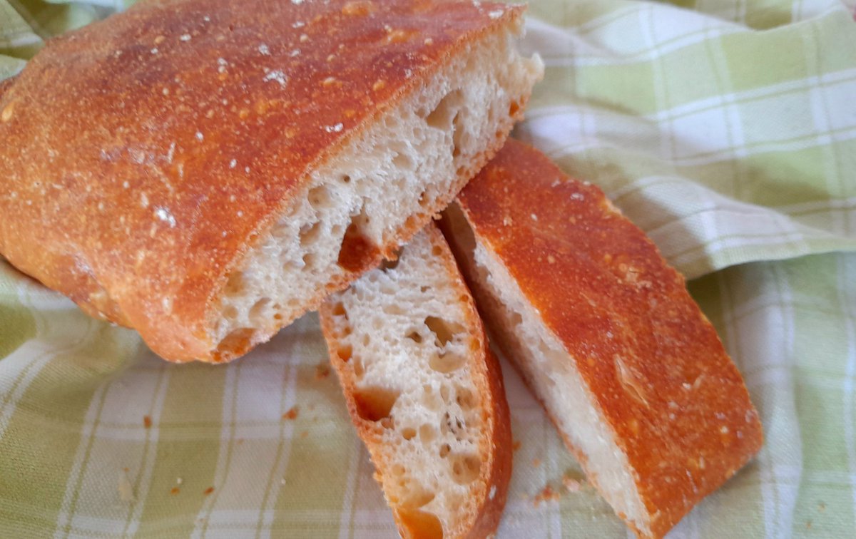 PanCasero_es's tweet image. Cuando una chapata está rica, es una cosa rica de verdad. 16 horas de fermentación 😋🥖
#pancasero #pandeverdad