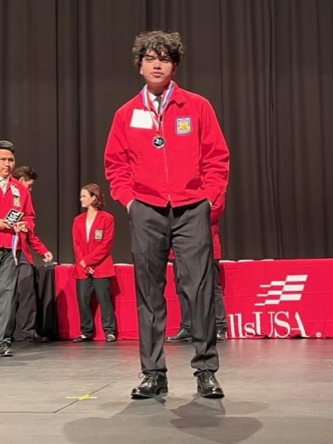 FWISD_CTE's tweet photo. 👏Let's call them the #FantasticFive! These @TTHSBulldogs automotive students are headed to state!🏆Students took top place in Automotive Refinishing and Collision Damage Appraisal at last weekend's @SkillsUSA  competition in Fort Worth!
@FortWorthISD 
#gspoc
#CTEWorks
#SkillsUSA https://t.co/wEfXZLzBS8