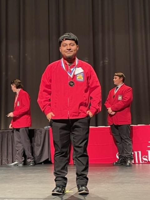 FWISD_CTE's tweet photo. 👏Let's call them the #FantasticFive! These @TTHSBulldogs automotive students are headed to state!🏆Students took top place in Automotive Refinishing and Collision Damage Appraisal at last weekend's @SkillsUSA  competition in Fort Worth!
@FortWorthISD 
#gspoc
#CTEWorks
#SkillsUSA https://t.co/wEfXZLzBS8