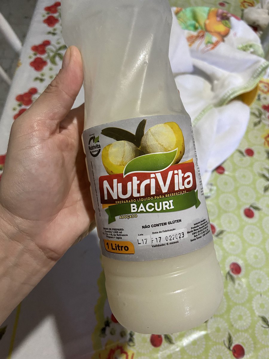 Dica marota pra quem, assim como eu, gosta de suco mas tem preguiça de fazer. Esse é ótimo, super concentrado. Custou 15,00.
#dicasdecasa #sucos #twitter