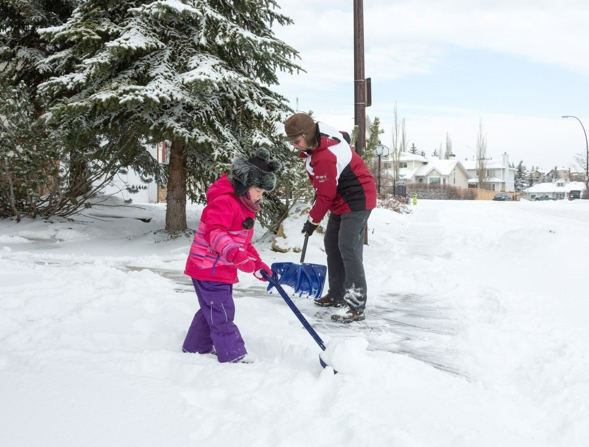 cityofcalgary's tweet photo. ❄️Snow & ice can be challenging for older adults and those with limited mobility.
👼Be a #yycSnowAngel by clearing your neighbours sidewalk after a snowfall.
Learn more at https://t.co/WMNzmEqoDg. https://t.co/ncpLqYu9k7