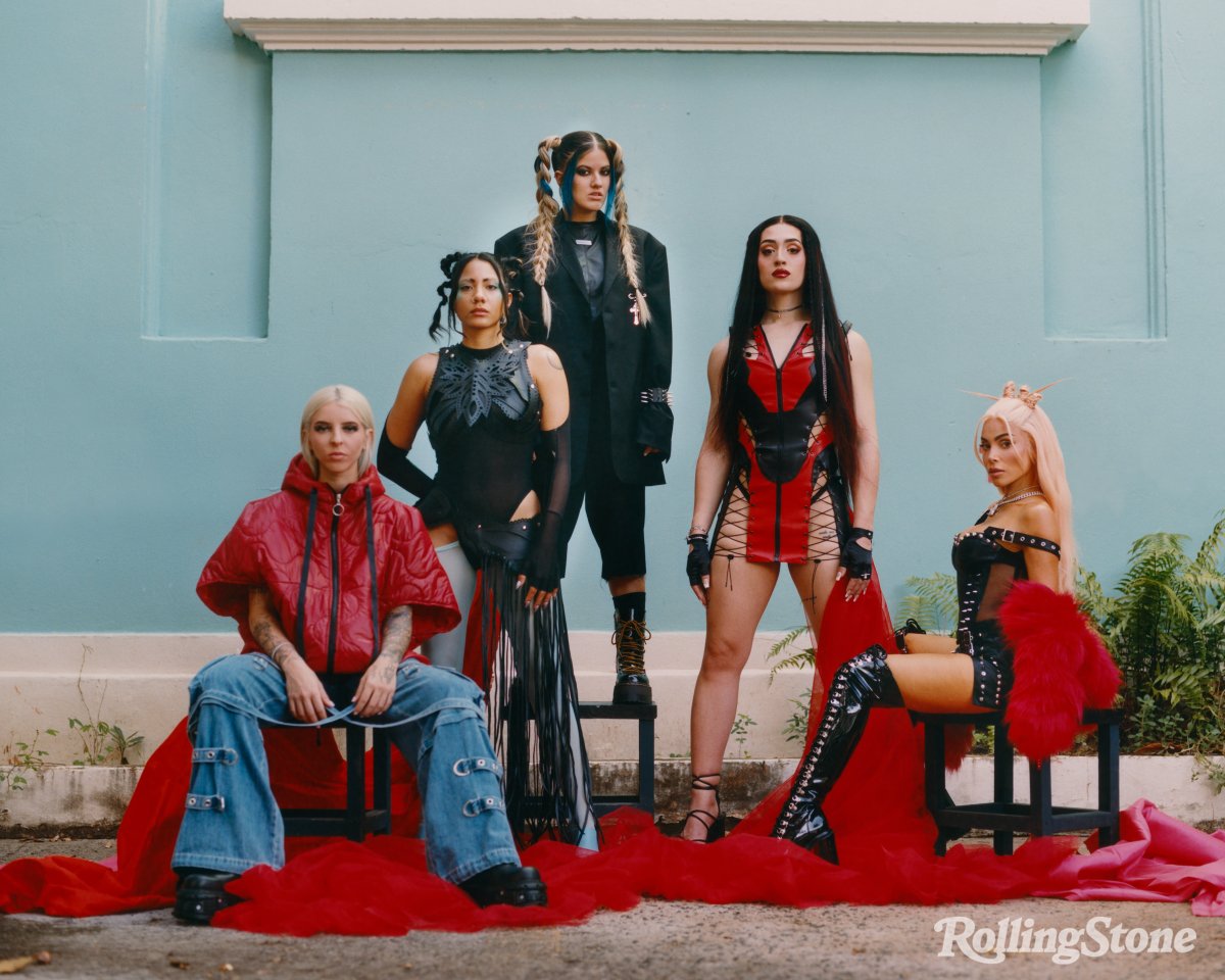 julyssa_raquel's tweet photo. thrilled to have edited this piece -- written by @frances_sola + photographed by Camila Falquez -- on women in puerto rico breaking barriers + changing the industry. featuring @paopao, @rainaopr, @villanamalandra, @itsyoungmiko, @Iamchescapr 

https://t.co/ClzGS0LY6M https://t.co/oExkETkjzw