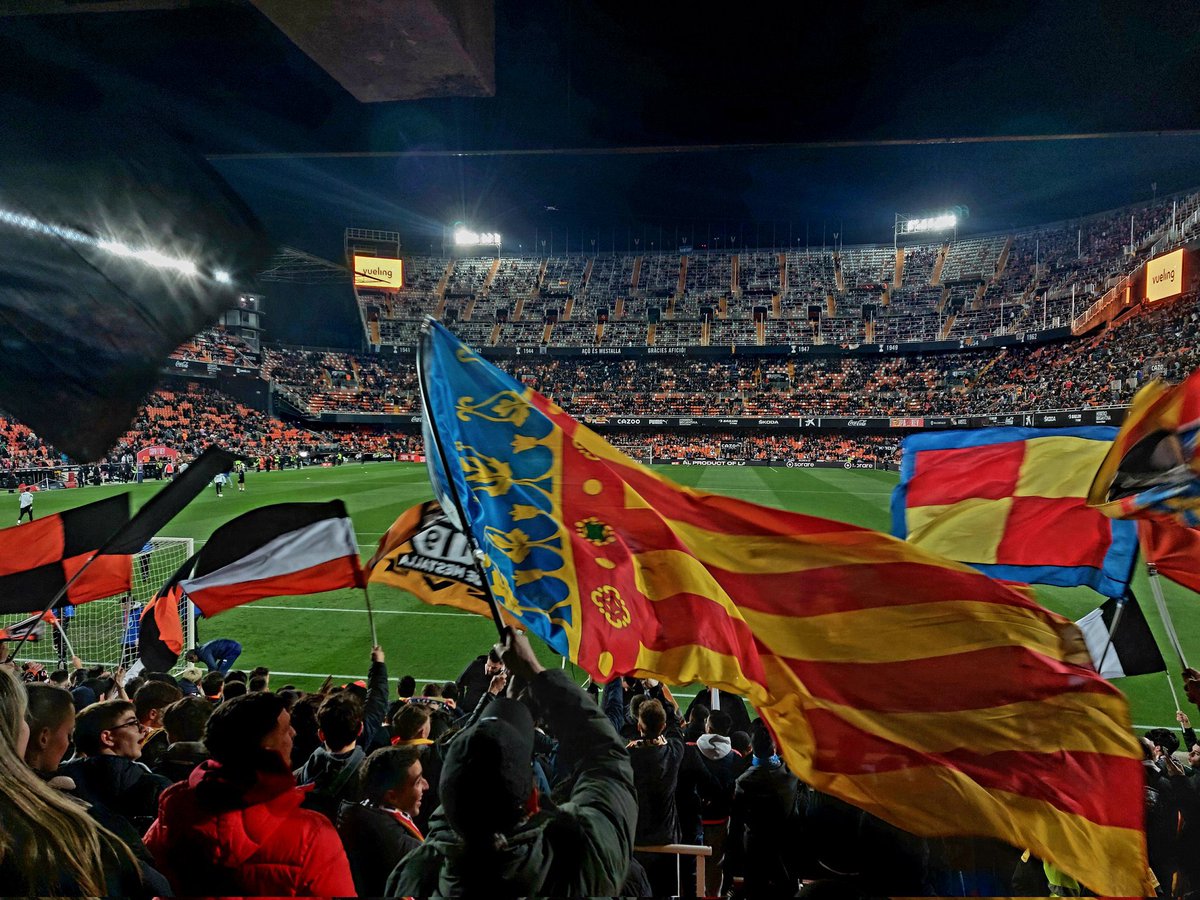 1919juanjo's tweet photo. “El Valencia CF no me da de comer, pero me da de vivir” https://t.co/Jh4o73tZqy
