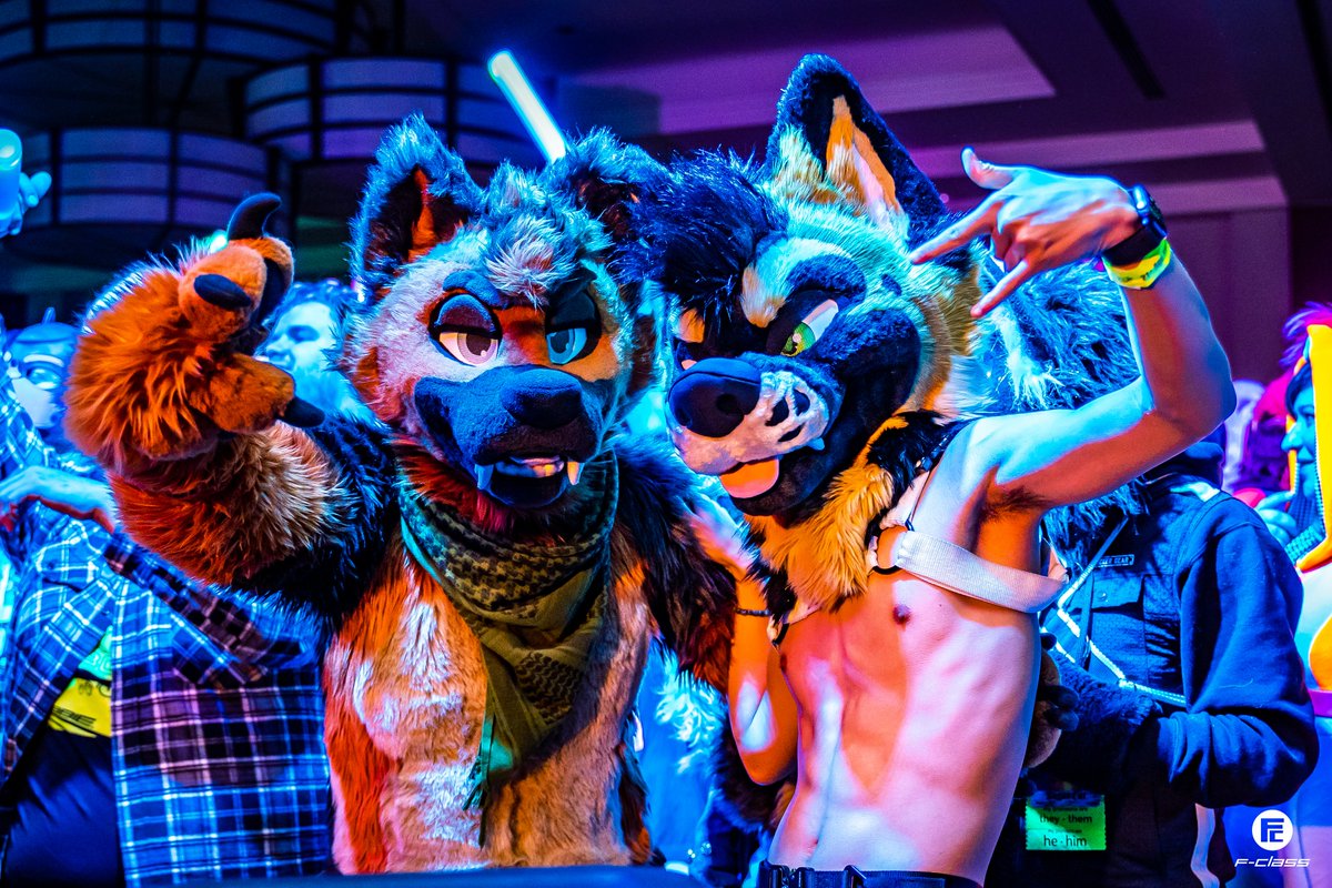 NocheRedPanda's tweet image. I might have taken a photo of you. 🎉🎉🎉🎉
#kiguboys #pdfc 
👇👇👇👇👇👇👇👇👇
nochetheredpanda.com/Anthropomorphi…
‼️‼️‼️‼️‼️‼️‼️‼️