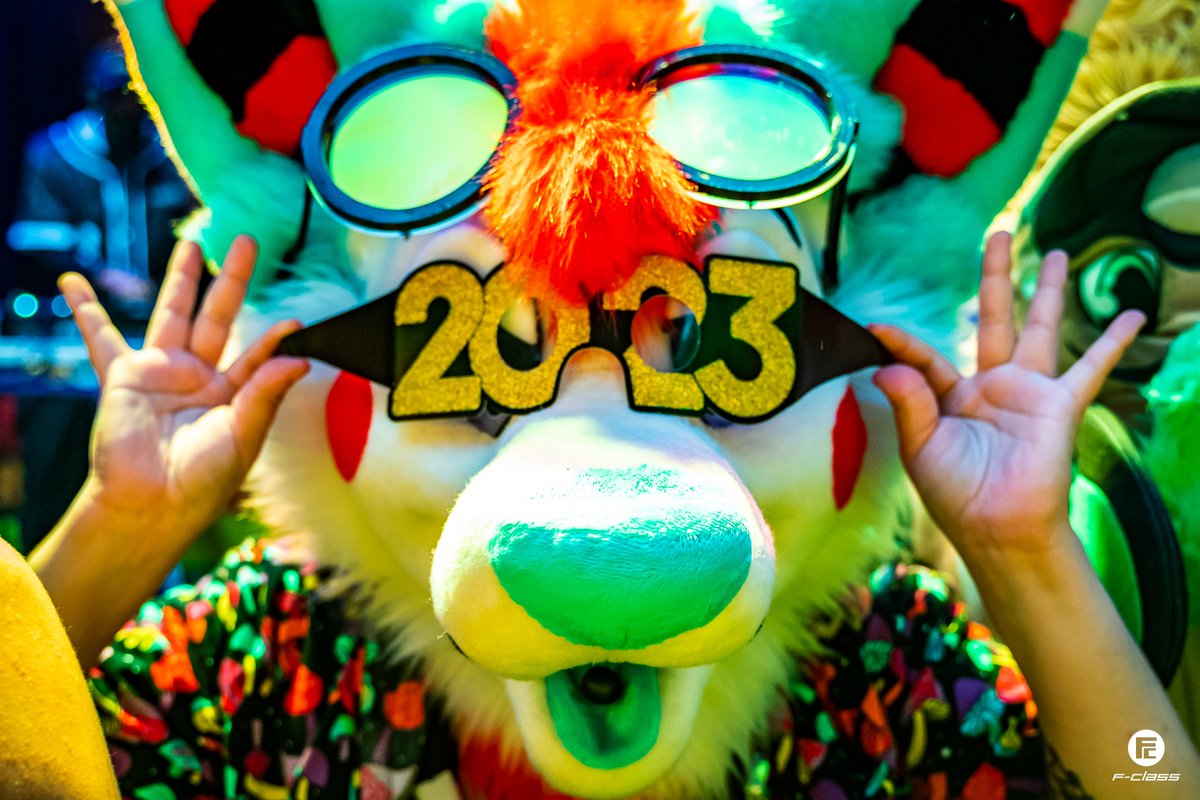 NocheRedPanda's tweet image. I might have taken a photo of you. 🎉🎉🎉🎉
#kiguboys #pdfc 
👇👇👇👇👇👇👇👇👇
nochetheredpanda.com/Anthropomorphi…
‼️‼️‼️‼️‼️‼️‼️‼️