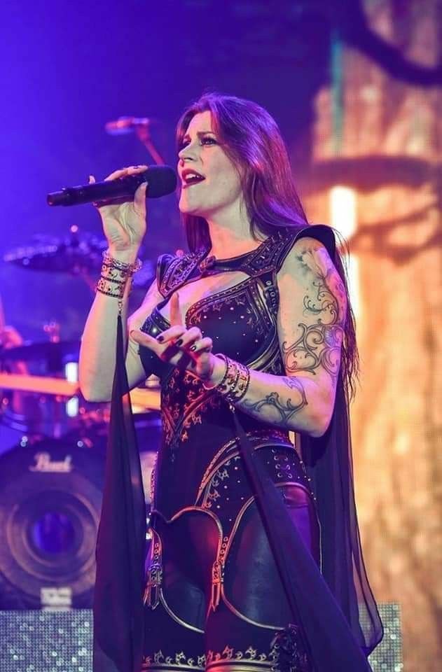 Happy birthday metal valkyria Floor Jansen    