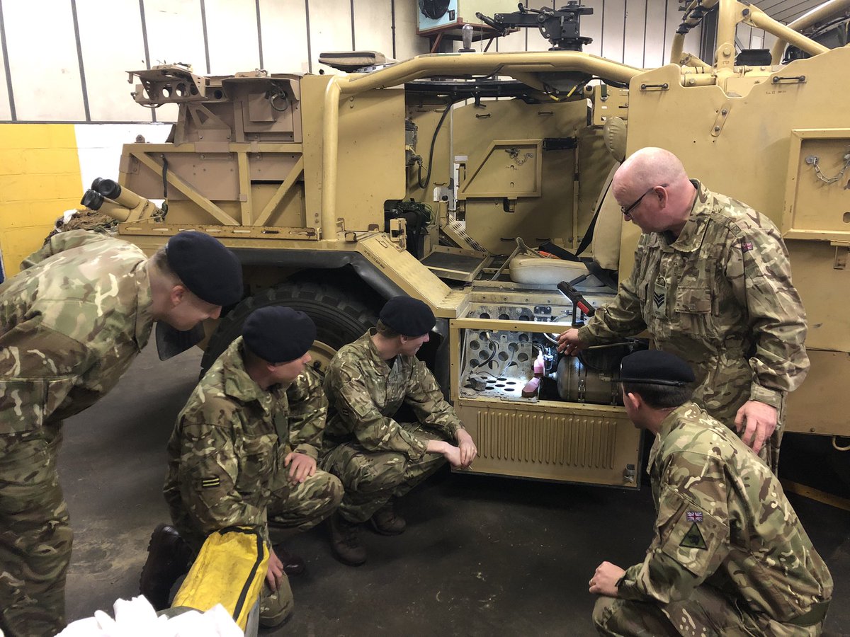 TheQOY1's tweet photo. #ASqn in #York doing more with our spare time. We’re getting the basics right. Skilled with our weapon systems, learning new skills to keep our vehicles on the road, and training smart to be physically robust. @TheQOY1 recruiting now. @RoyalArmdCorps @LDLightCav #Recce https://t.co/FvOKzV1jRG
