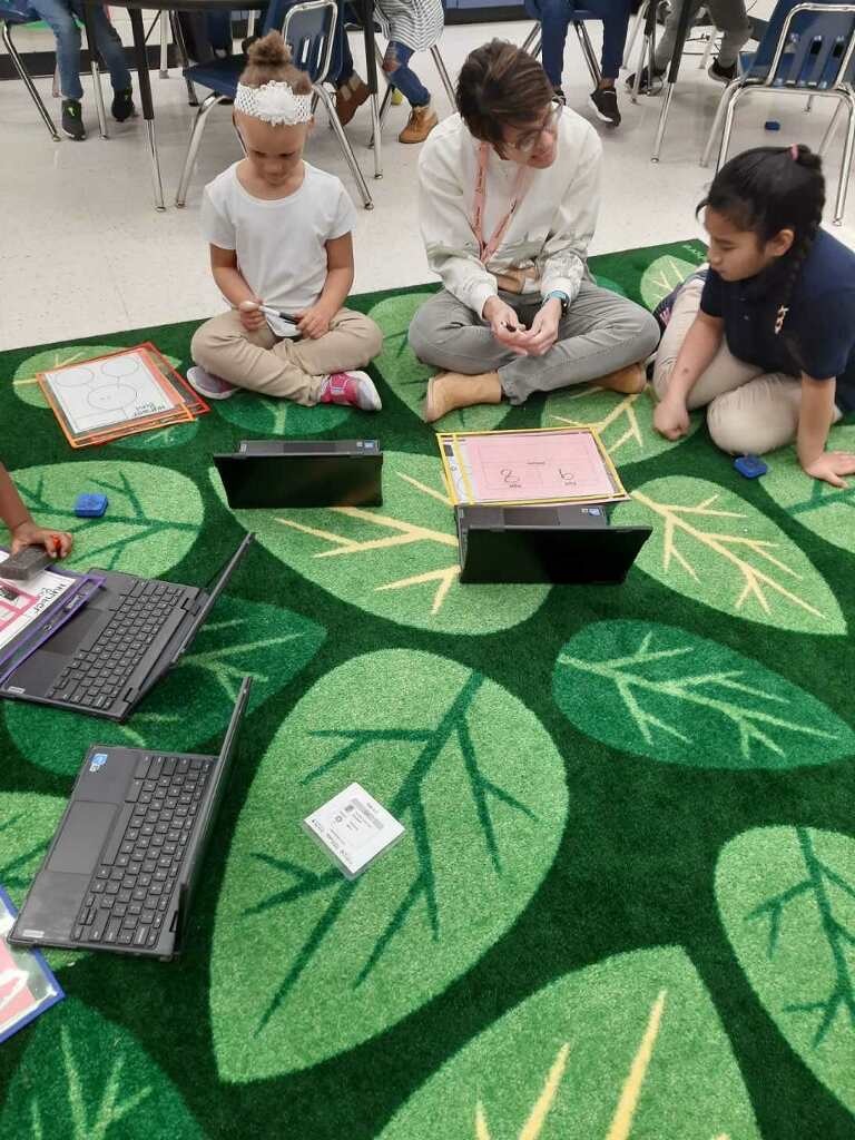 JasmineLSF's tweet image. 1st graders at @AlexanderElemen are loving @PearDeck! Students used the #drawit feature to solve word problems and check for mistakes. A simple lesson transformed into an interactive challenge! #edtechtools @EdTechGCS #teachersgrowingteachers #EaglesSOAR