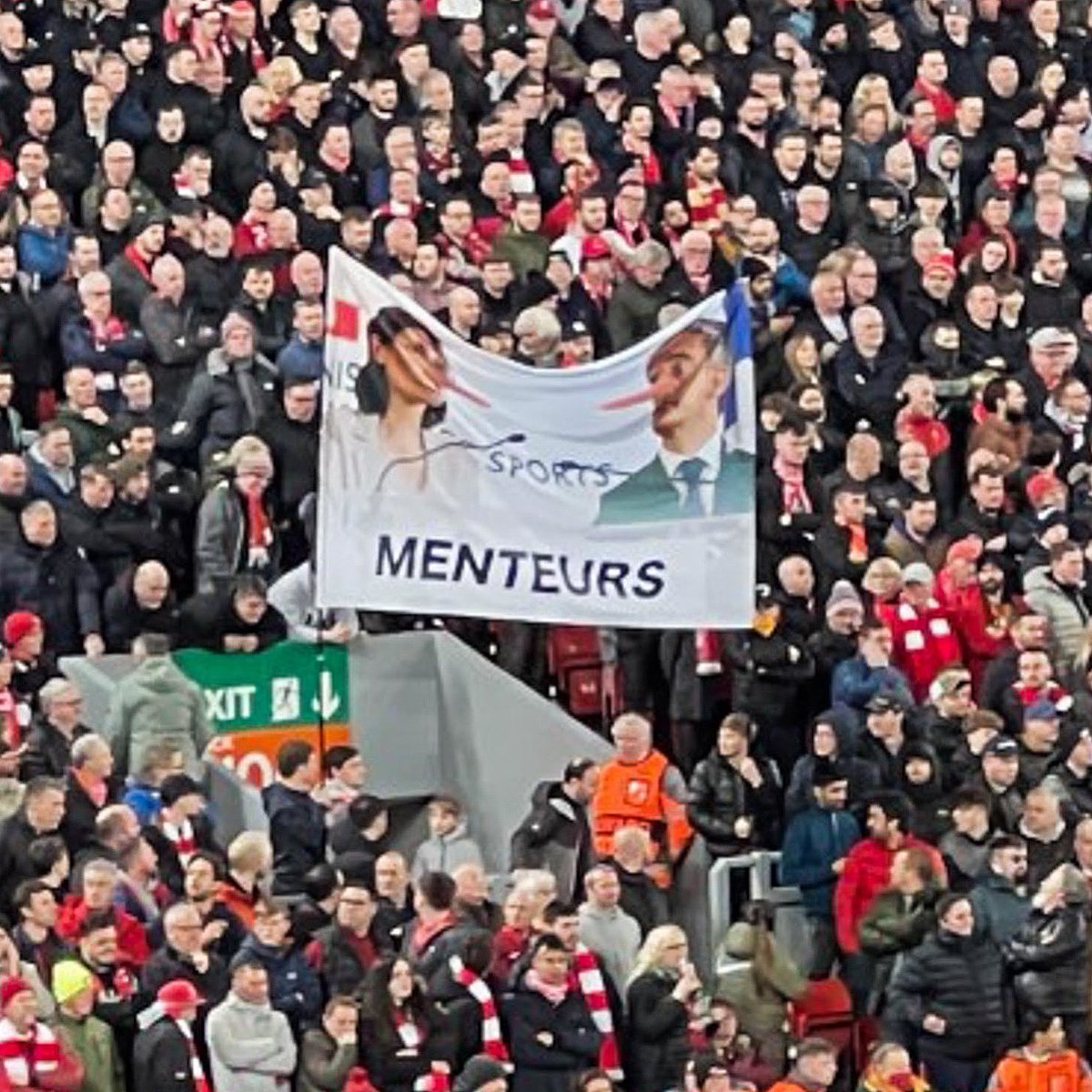ActuFoot_'s tweet photo. La banderole des supporters de Liverpool visant Amélie Oudéa-Castara et Gérald Darmanin ! ￼🤥 https://t.co/gzbc4bUDOI