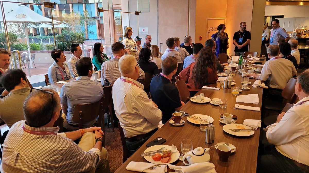TimNeale1's tweet photo. Great to be at the @I4Connect  breakfast this morning. @bluedogagCQ @evokeAG https://t.co/j0xydH7Vsq
