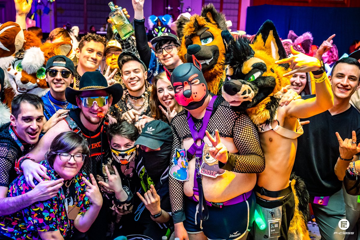 NocheRedPanda's tweet image. I might have taken a photo of you. 🎉🎉🎉🎉
#kiguboys #pdfc 
👇👇👇👇👇👇👇👇👇
nochetheredpanda.com/Anthropomorphi…
‼️‼️‼️‼️‼️‼️‼️‼️